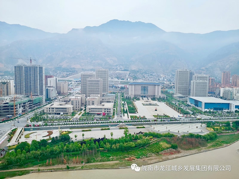 匠心傾注、喜封金頂——龍江?雙子座商住小區(qū)主體順利封頂